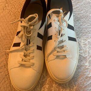 Rothy’s Women’s RS02 Jet Classic White and Black Sneakers size 11